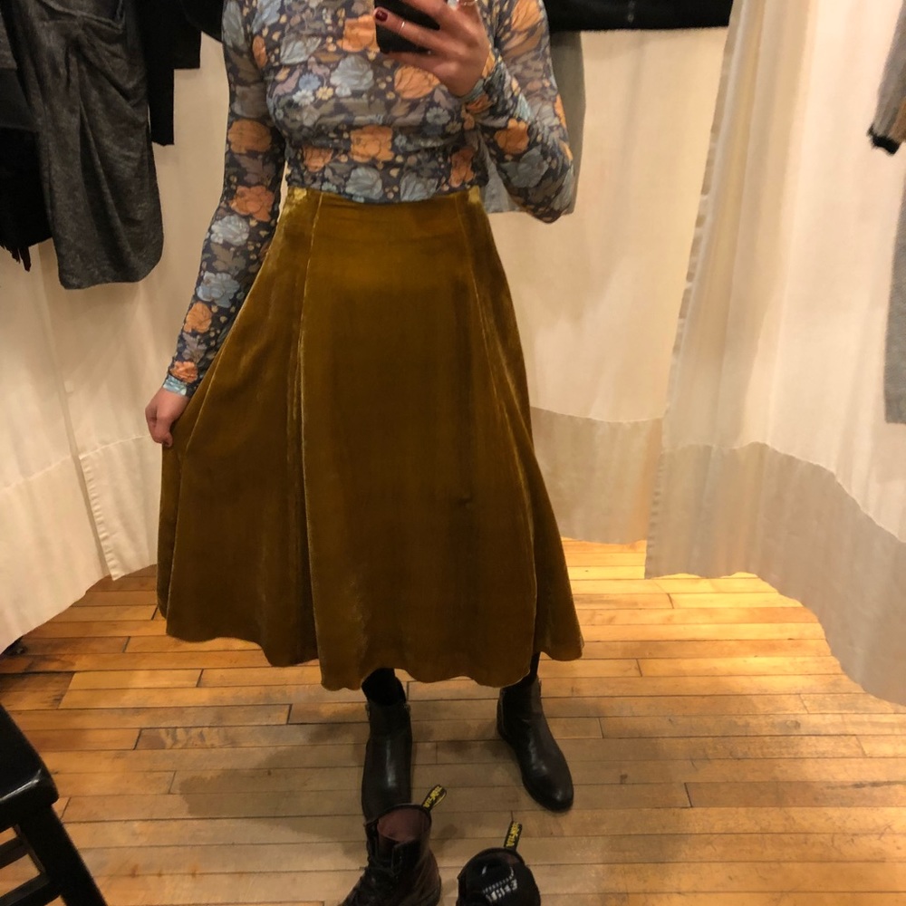 ♥️TOMORROWLAND RICH MUSTARD VELVET SKIRT 34